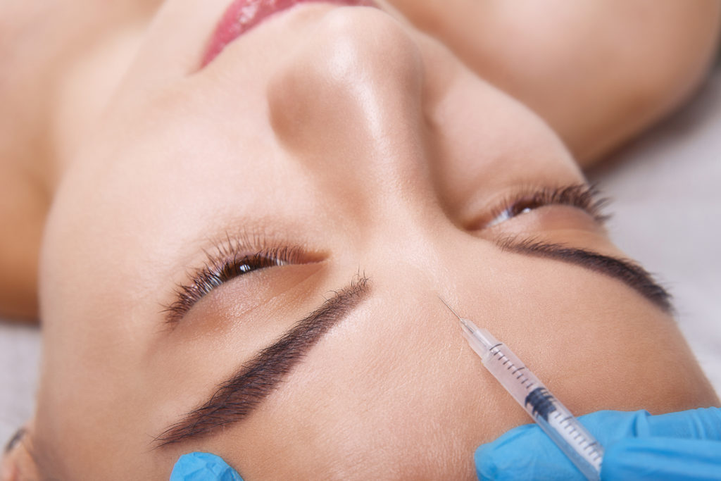 Când poți să-ți injectezi botox în frunte?