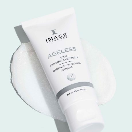 AGELESS-TOTAL-MICRODERM-EXFOLIATOR-PDP-R02_1400x