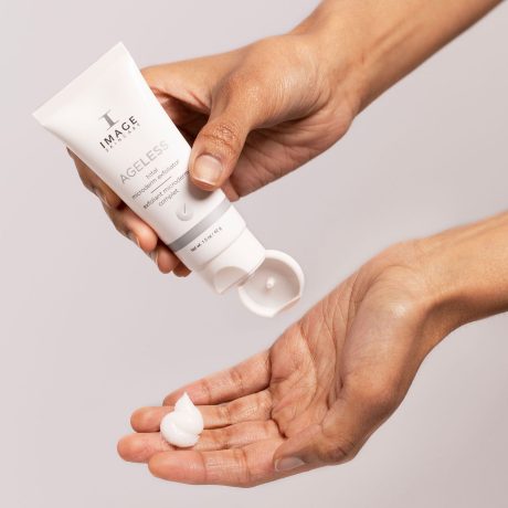 AGELESS-TOTAL-MICRODERM-EXFOLIATOR-PDP-R04_1400x
